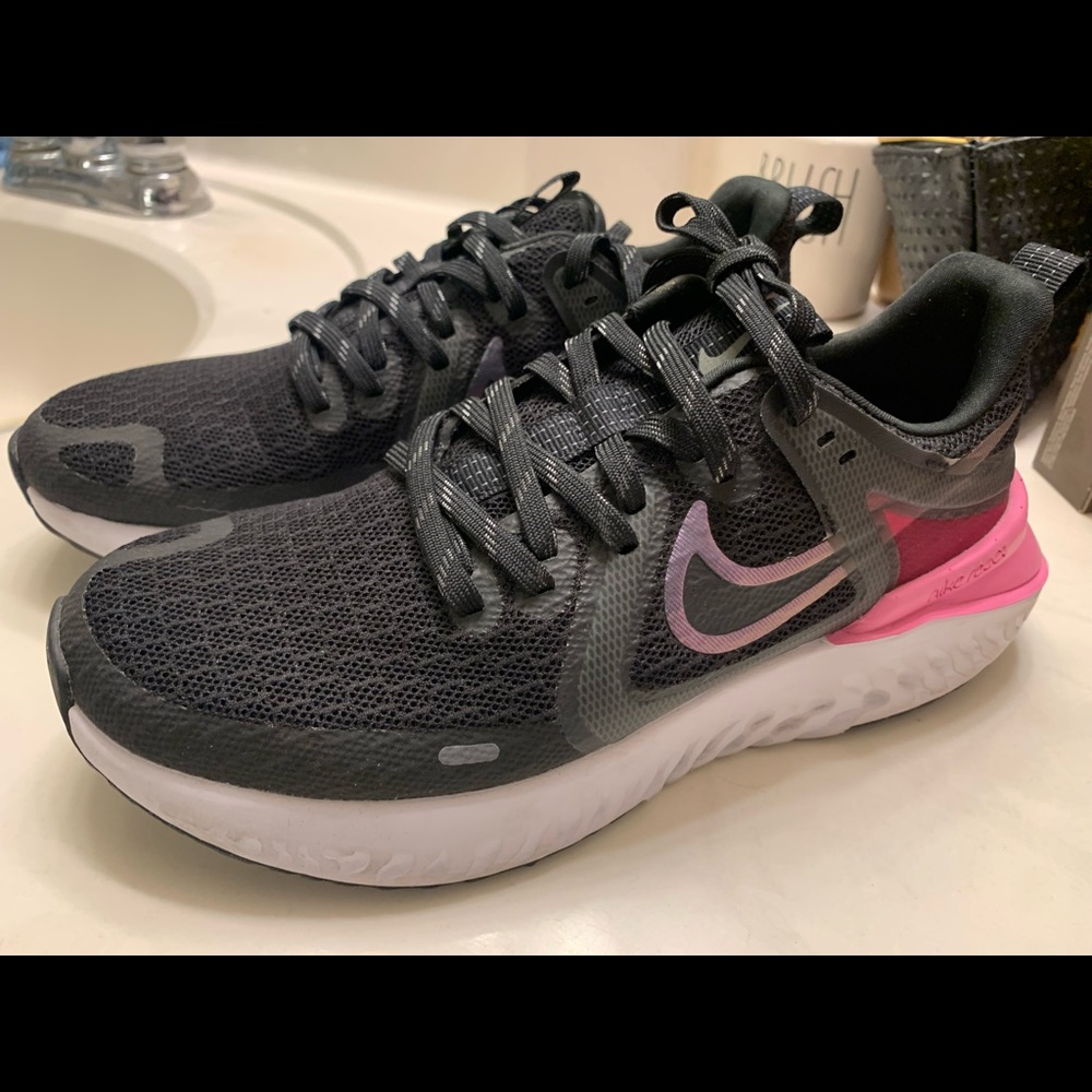 Nike Legend React shoes